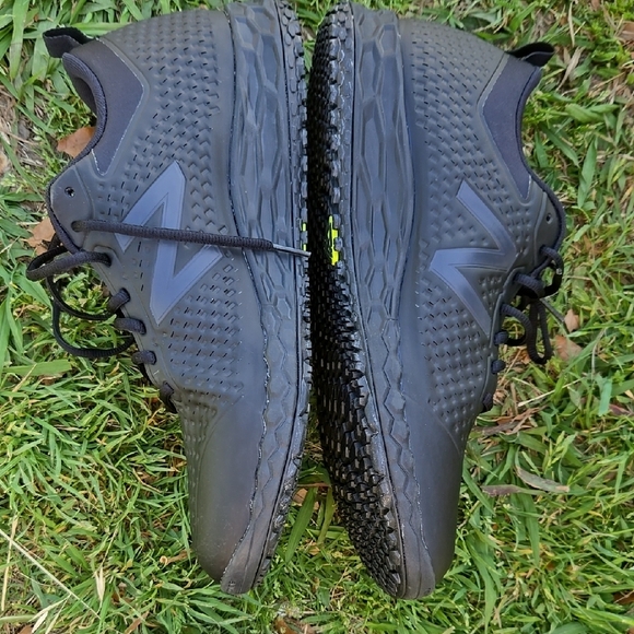 New Balance Men's Black Athletic Shoes - Picture 5 of 7